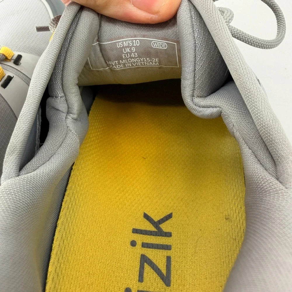 Kizik Lima Men 10 Wide Grey Black Yellow Hands-Free Athletic Casual Sneakers